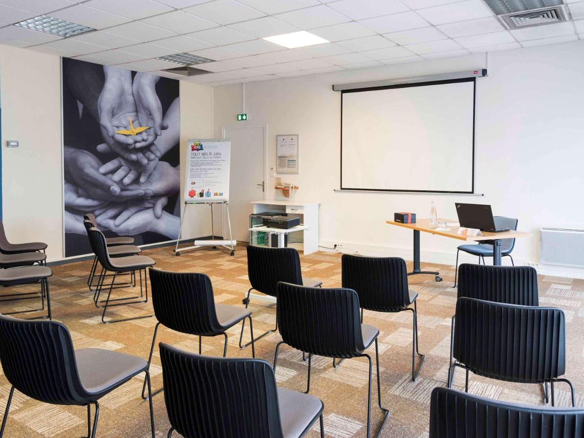 Ibis Laval Le Relais D'armor Hotel
