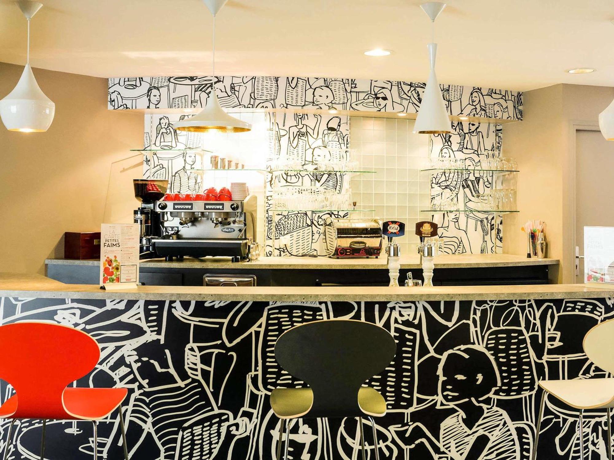 Ibis Laval Le Relais D'armor Hotel