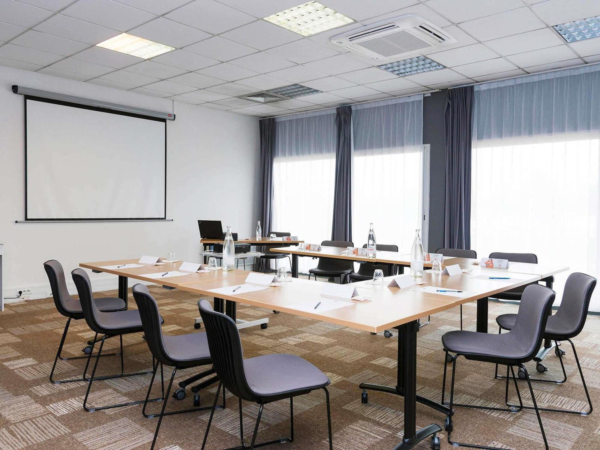 Hotel Ibis Laval Le Relais D'armor Change (Mayenne)