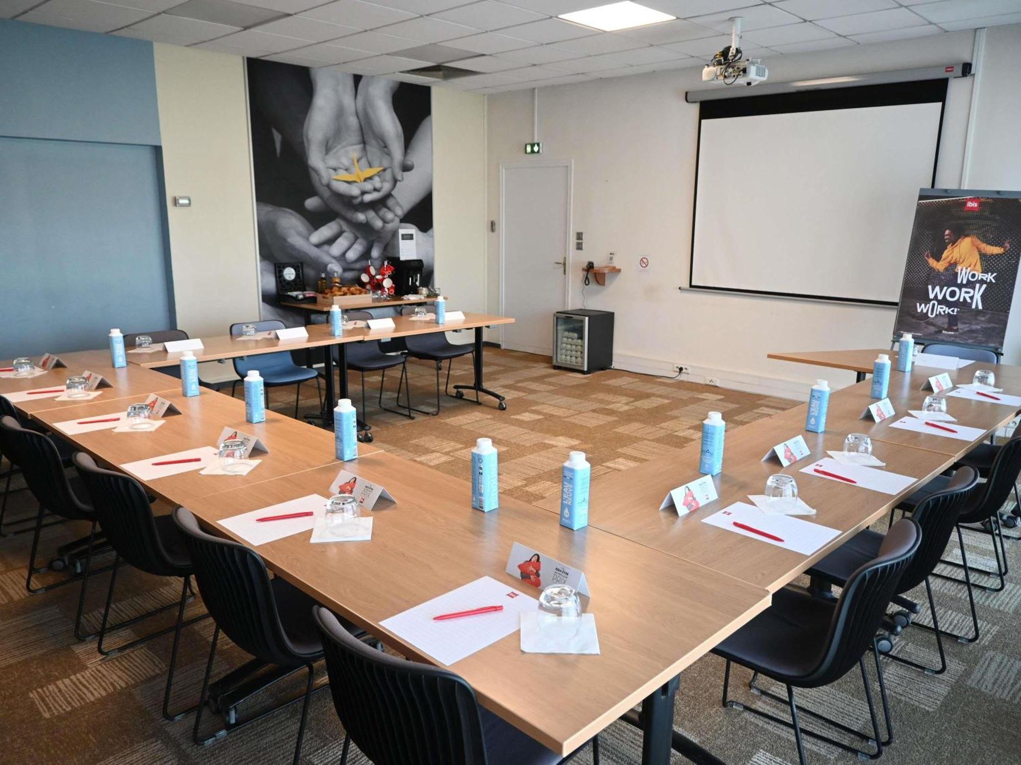 Ibis Laval Le Relais D'armor Change (Mayenne)
