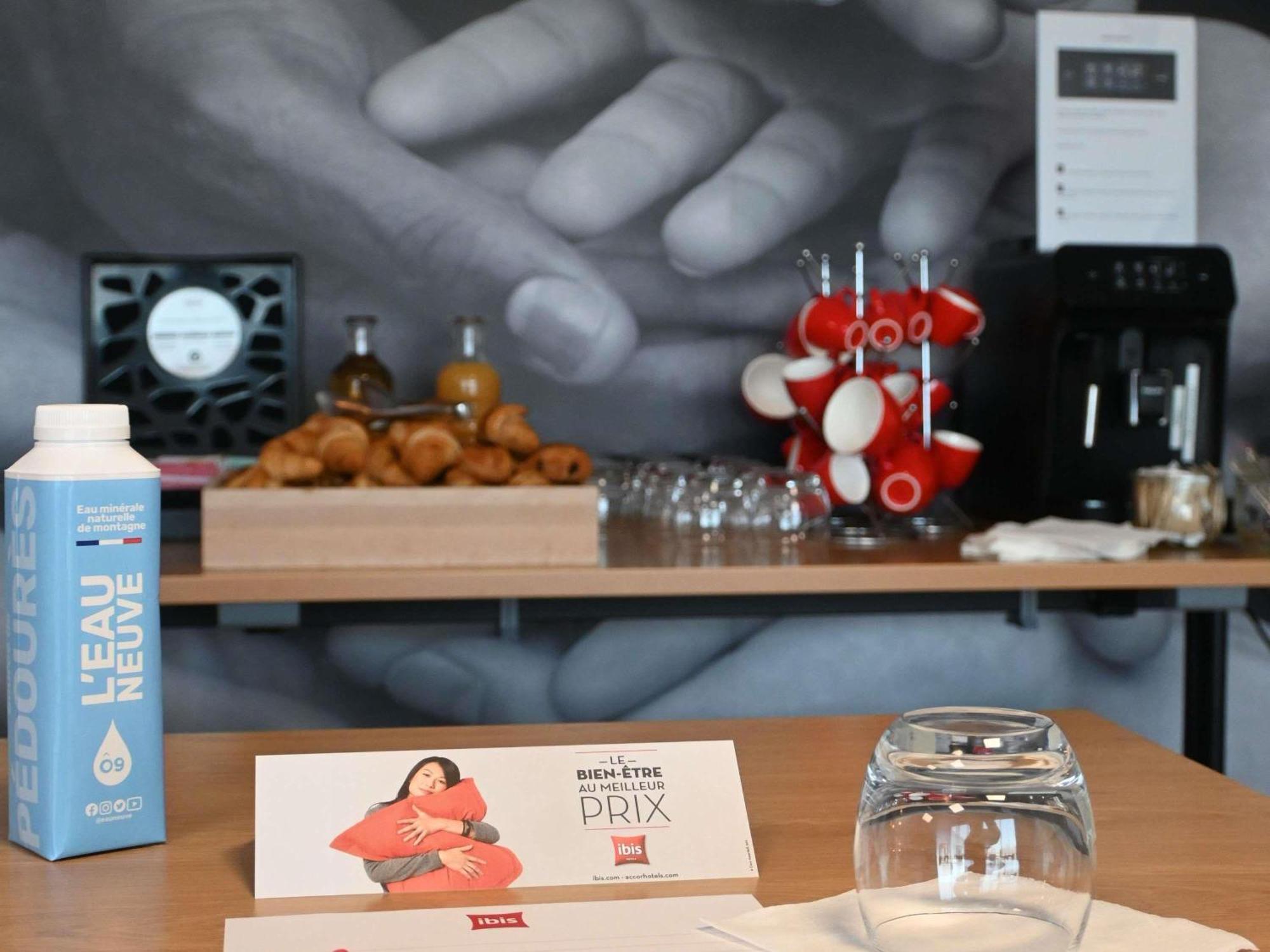 Ibis Laval Le Relais D'armor 3* Changé
