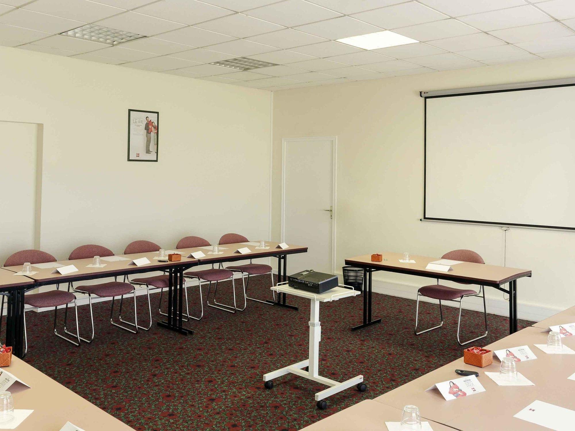 Hotel Ibis Laval Le Relais D'armor 3*